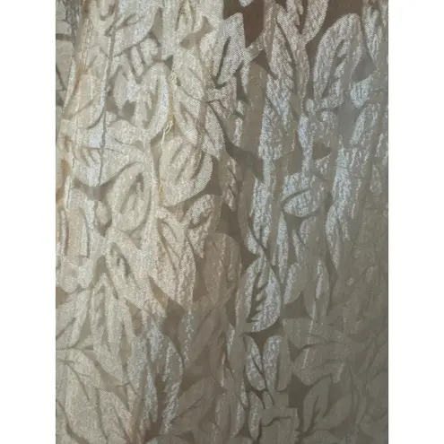 Vintage 1960s French Lace Gown Robe • Centre National du Costume medium