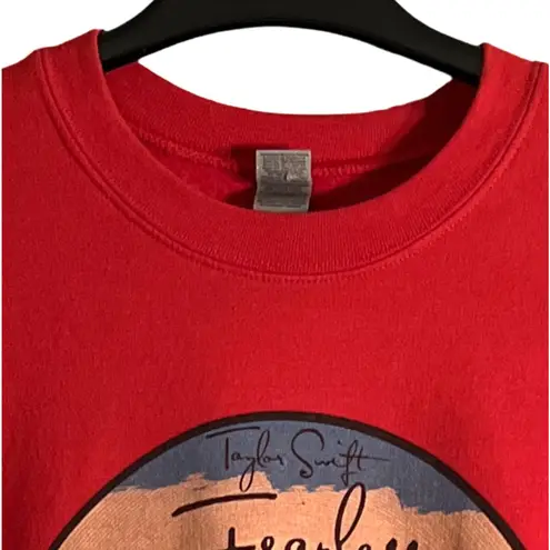 Gildan Taylor Swift Themed Sweatshirt Womens Size M Red Long Sleeve Pullover Graphic