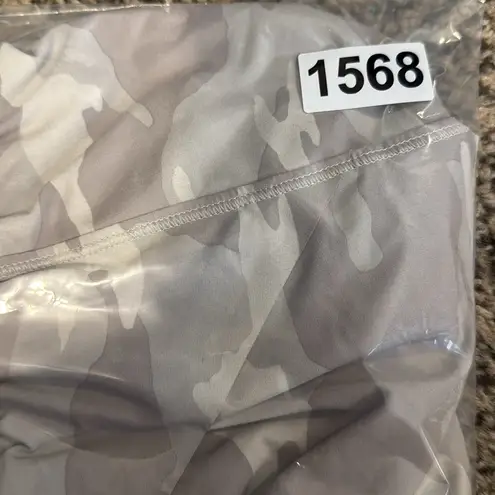 Athleta  3” Hustle Shorts‎ Taupe Camo Size Large - Image 7