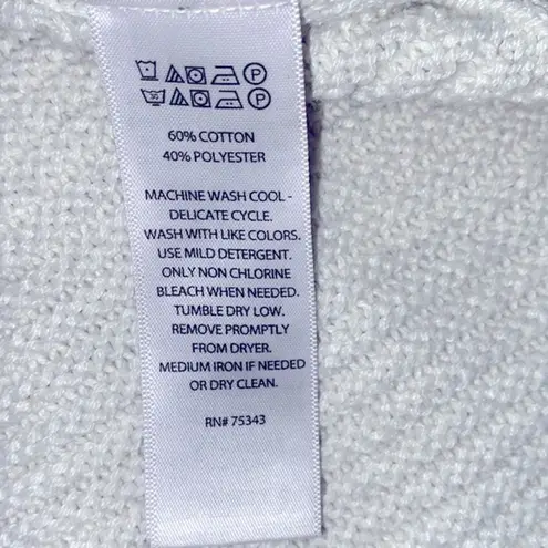 Akini  knit sweater size medium