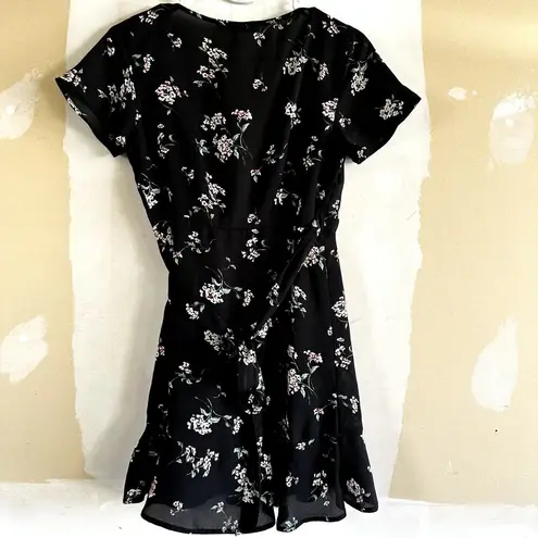 Abercrombie & Fitch  Wrap Dress Floral Ruffle Surplice V Neck Black XSmall - Image 6