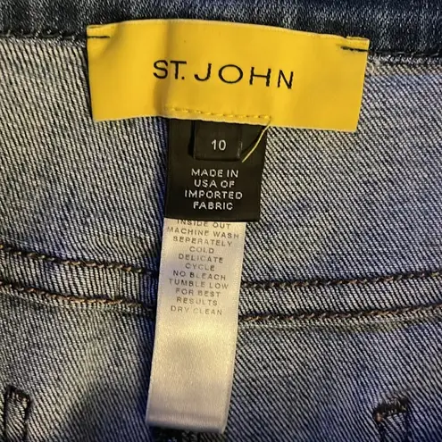 St. John Like new  mid-rise soft & stretchy women’s straight leg jeans size‎ 10