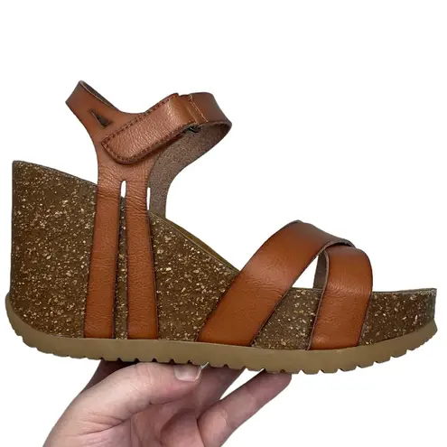 Kori Bjorndal  Brown Wedge Crisscross Cork Sole Sandals Women's Size 7.5