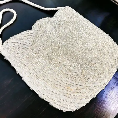 Vintage La Regale Womens Floral Beaded Crossbody Clutch Purse Bag White Cocktail