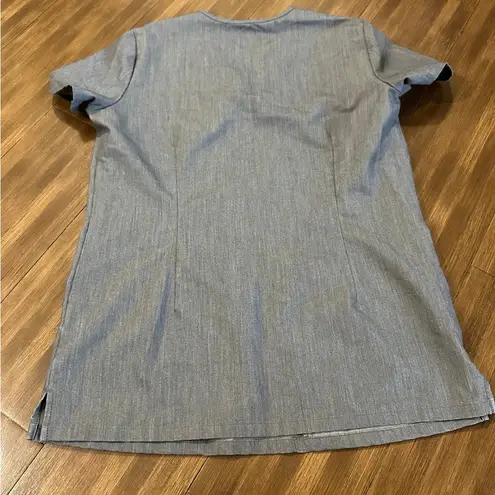 FIGS  casma three pocket scrub top graphite grey size XXS - Image 4