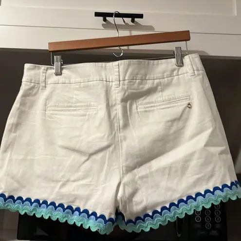 Crown & Ivy  size 12 shorts with Ric rac