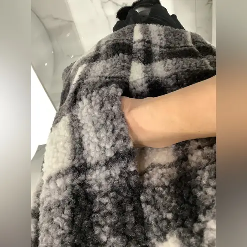 Love Tree Comfy soft casual wear short coat/ jacket 🖤🤍🖤 - Image 11