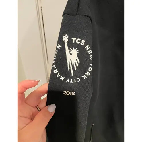 New Balance  black new york city marathon 2018 hooded zip up small