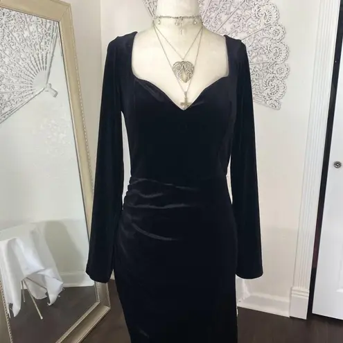 Early 2000's Black Elegant Glam Vintage Romantic Goth Velvet Formal Prom Dress M Size M
