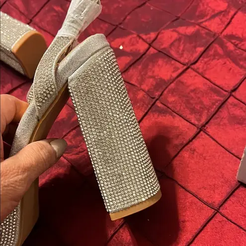 Glamorous Silver Rhinestone Heels Size 6