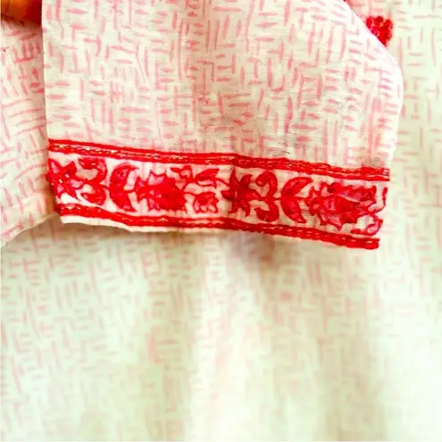 Bella Tu Pink White Floral Embroidered Beaded V