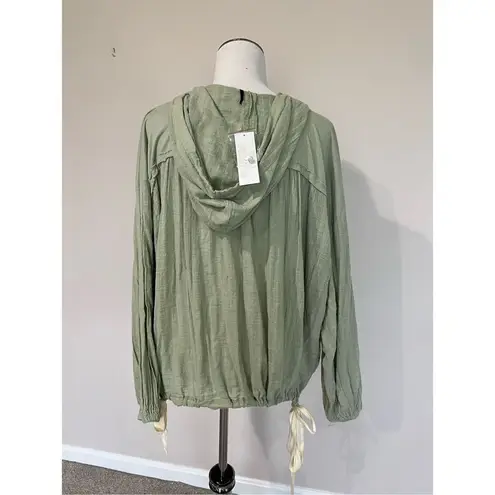 Urban Outfitters  NWT top oversized gaze hoodie size L