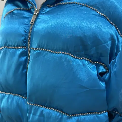 Poster Girl | Wild Charms Puffer shiny blue