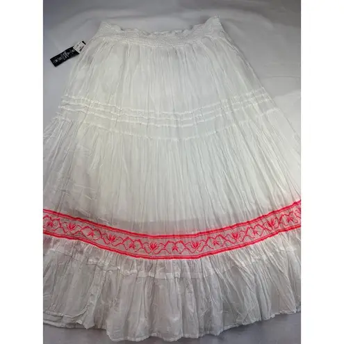 Women’s Style & Co Size 1X White Maxi Skirt with Neon Pink Embroidery.