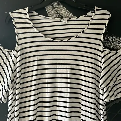 Elle STRIPED COLD SHOULDER DOUBLE OR RUFFLE SLEEVES SWING BOTTOM BLOUSE