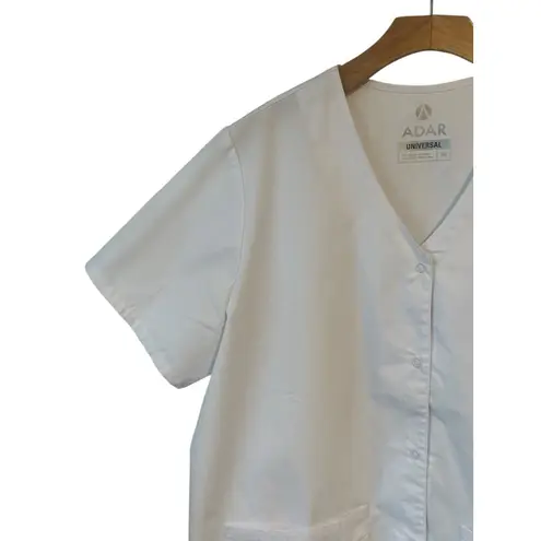 ADAR Universal Smock Scrub Top Unisex Size XL White Snap Front Short Sleeve NWT