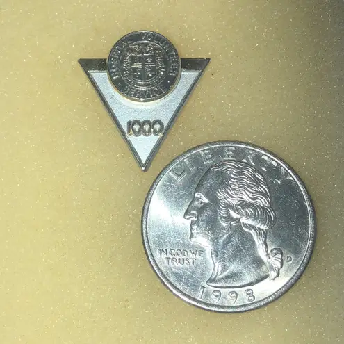 Silver Tone Vintage Hospital Volunteer Service 1000 Hours Pin