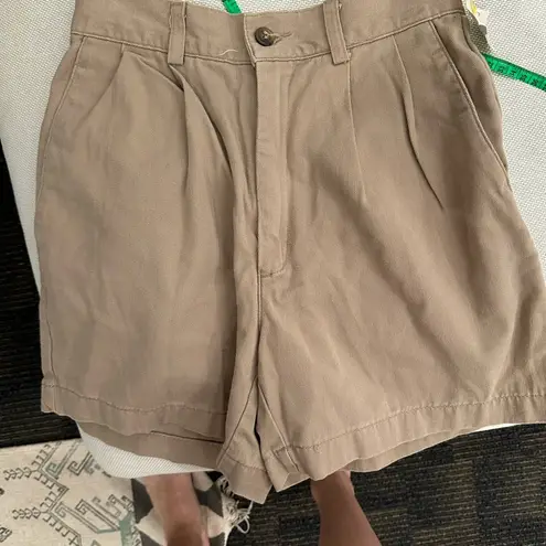 Dockers Vintage  khaki size 2 petite pleated shorts - Image 3