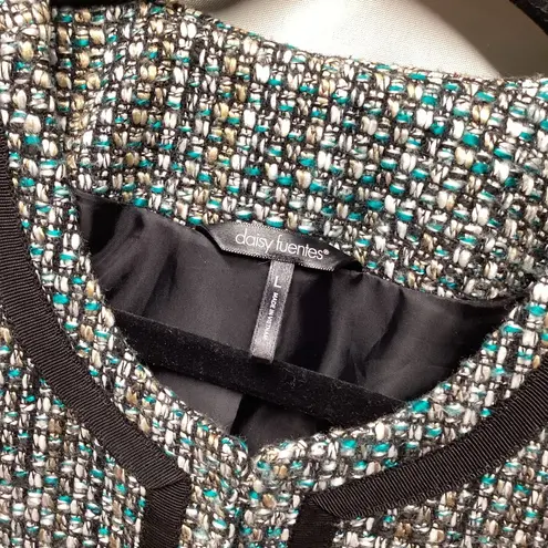Daisy Fuentes collarless tweed blazer. Size Large