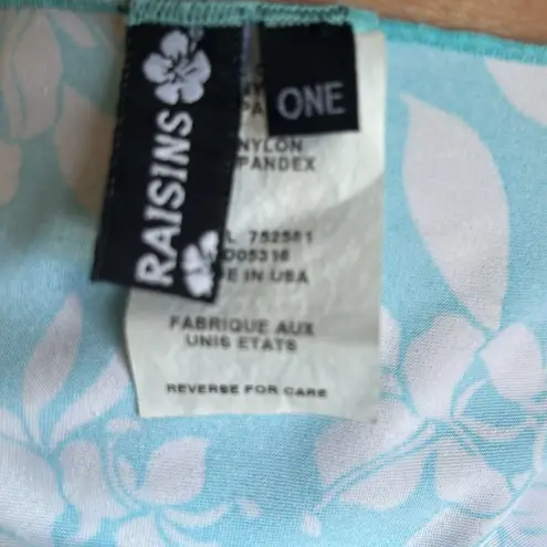 Raisin's Vintage Blue and White Floral Sarong