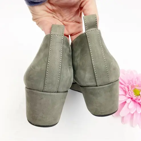 Chocolat Blu Yuliette Leather Wedge Chelsea Boots Booties: Taupe Grey