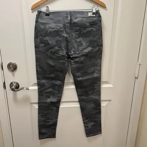 Seven 7 Gray Camo “Utility Ankle Skinny” Pants Size 6 LIKE NEW!