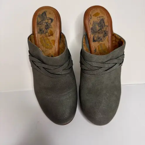 BOC BORN CONCEPT Clogs Sz 7M Grey Faux Suede Block Heel Slip On Shoes Gray