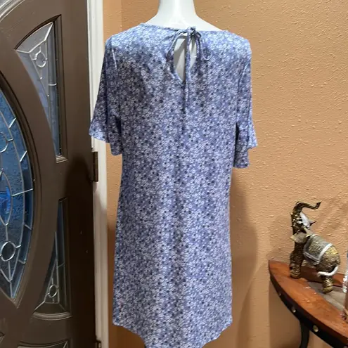 LC Lauren Conrad  light blue floral stretchy dress