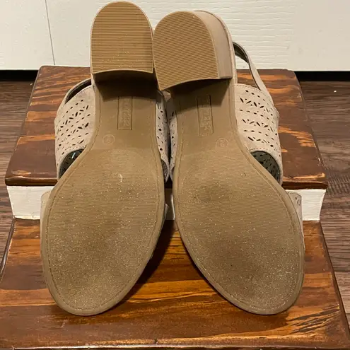 Dept 222 Women’s Laser Cut Design Vamp Block Heel Shoes Taupe Size 9