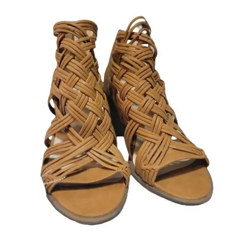 Seven Dials NWT  size 8.5 woven sandals