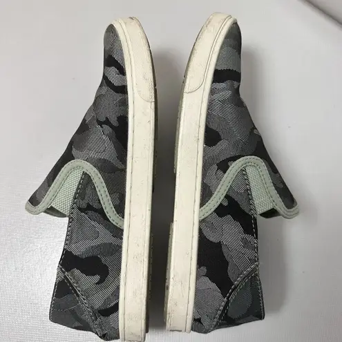 OluKai Sneakers Womens 7 Pehuea Pai Gray Camo Slip On Casual Canvas Shoes