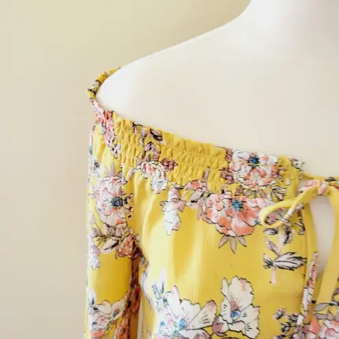 Nine Britton Stitch Fix  floral blouse size small