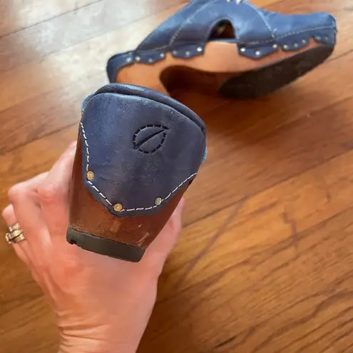 Sergio Tomani Blue Leather Wooden Lace Up Open Side Clogs