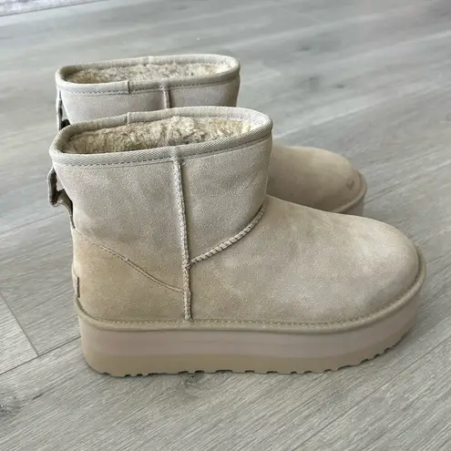 UGG  Classic Mini Platform Boots size US Women’s 10 NWOT