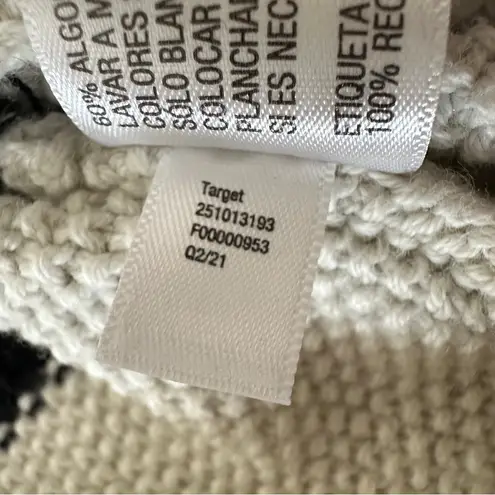 Victor Glemaud x Target Black White Striped V