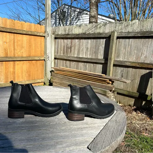 EastLand Jasmine Chelsea Boot- Black- size 9.5 W nwot