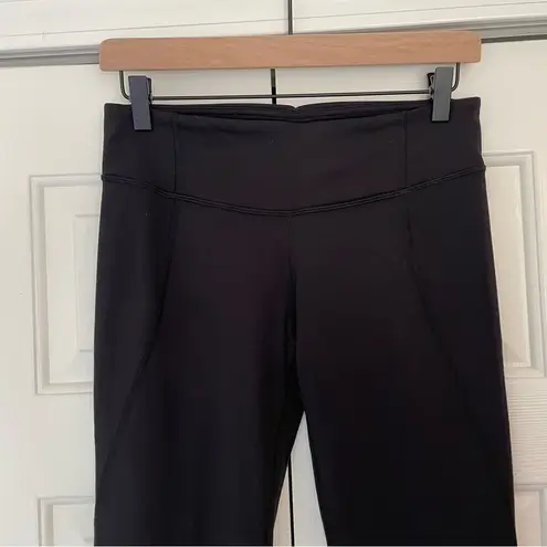 Lululemon  Black Gather & Crow Crop Leggings Sz 6 Luon Split Hem - Image 6