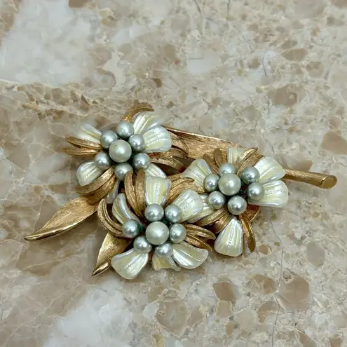 Vendome Vintage Signed Gold Tone Faux Mother of Pearl and Pearl Flowers Brooch
