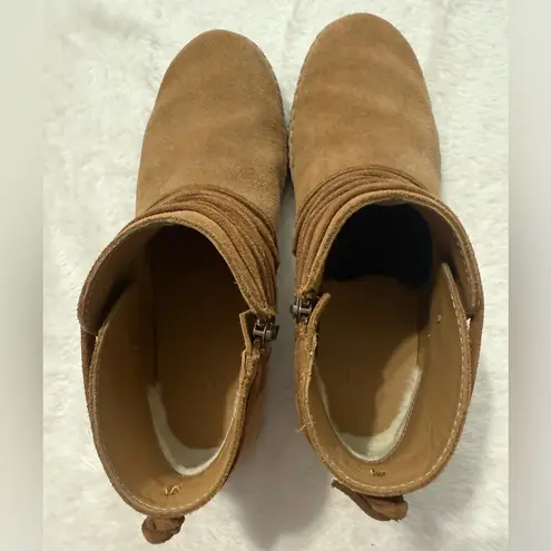 UGG Tan Espadrille Shoes/Booties Sleek Minimalist Design