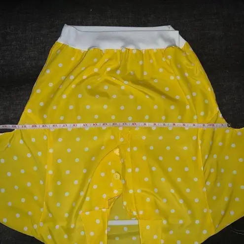 Shapely Vintage Banded Bottom V Notch Collar Polka Dot Blouse Yellow
