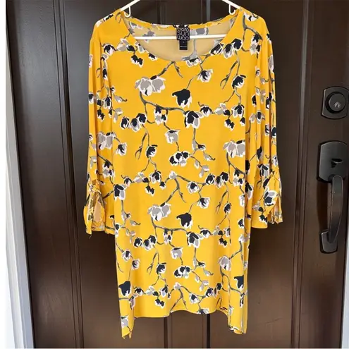 Like New Clara Sun Woo Yellow Floral Tie
Sleeve Tunic Top Size Large