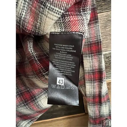 BDG  NWT Ur­ban Out­fit­ters Dako­ta Cropped Flan­nel But­ton-Down Shirt XS