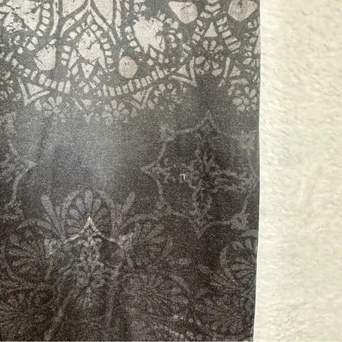 Calia by Carrie Underwood Washed Medallion Purple Orchid Warm Tight Size M Black Size M