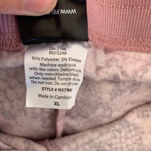 Felina NWT Soft Pajama Lounge Set in Pink Gray Python Snake Print