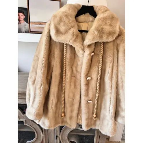 VTG Grandella Styled by Sportowne II Faux Fur Coat Women’s Size 8 Tan