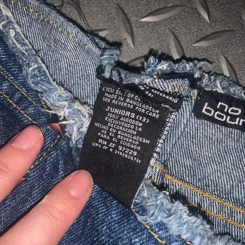No Boundaries Vintage y2k raw edge low rise capri denim