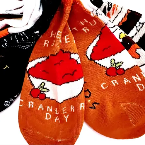 Friends TV Show Womens No Show Socks NBC 90s Thanksgiving Turkey Fall Fun Gift Orange