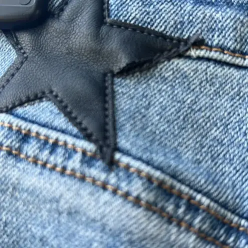 BLANK NYC Blank‎ NYC Blue Jeans with Black Star Accents