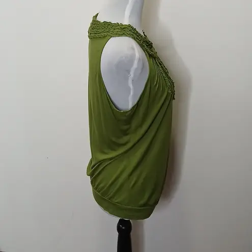 Outback Red OUT BACK RED green ruffle neck scrunch bottom top size medium