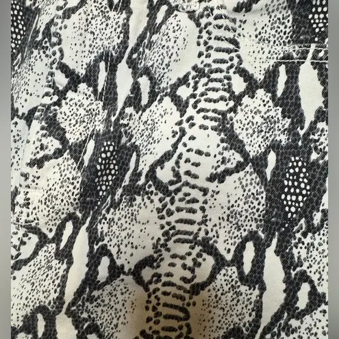 frame denim Frame Le Mini Skirt Denim Python Snake‎ Animal Print Grey White Size 28